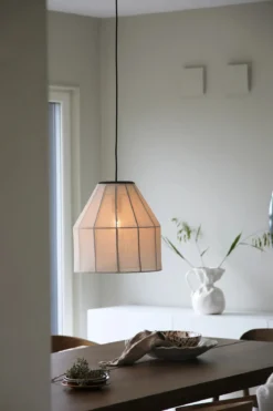 Aiko Taklampa Beige