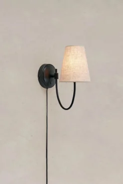 Amar Vägglampa Beige/Svart