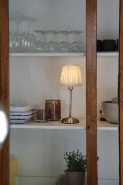 Anno Uppladdningsbar Bordslampa Vit/Mässing