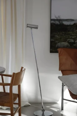 Arlo Golvlampa Krom