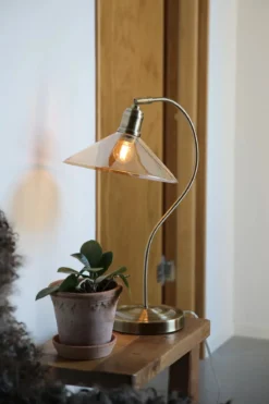 Astra Bordslampa Bärnsten