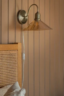 Astra Vägglampa Bärnsten