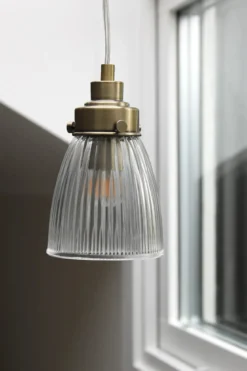 Bellis Fönsterlampa Mässing