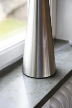 Conus Bordslampa Nickel