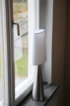 Conus Bordslampa Nickel