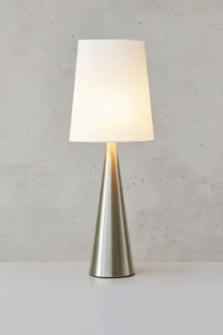 Conus Bordslampa Nickel