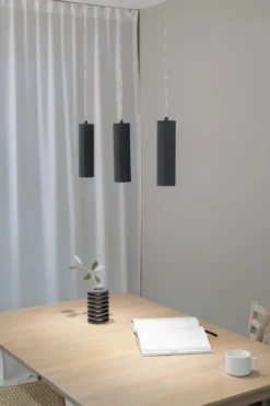 Costilla Taklampa Mörkgrå