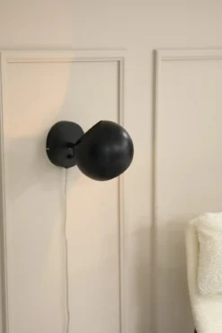 Edgar Vägglampa Svart