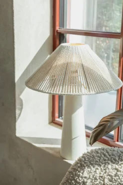 Favoro Bordslampa Beige