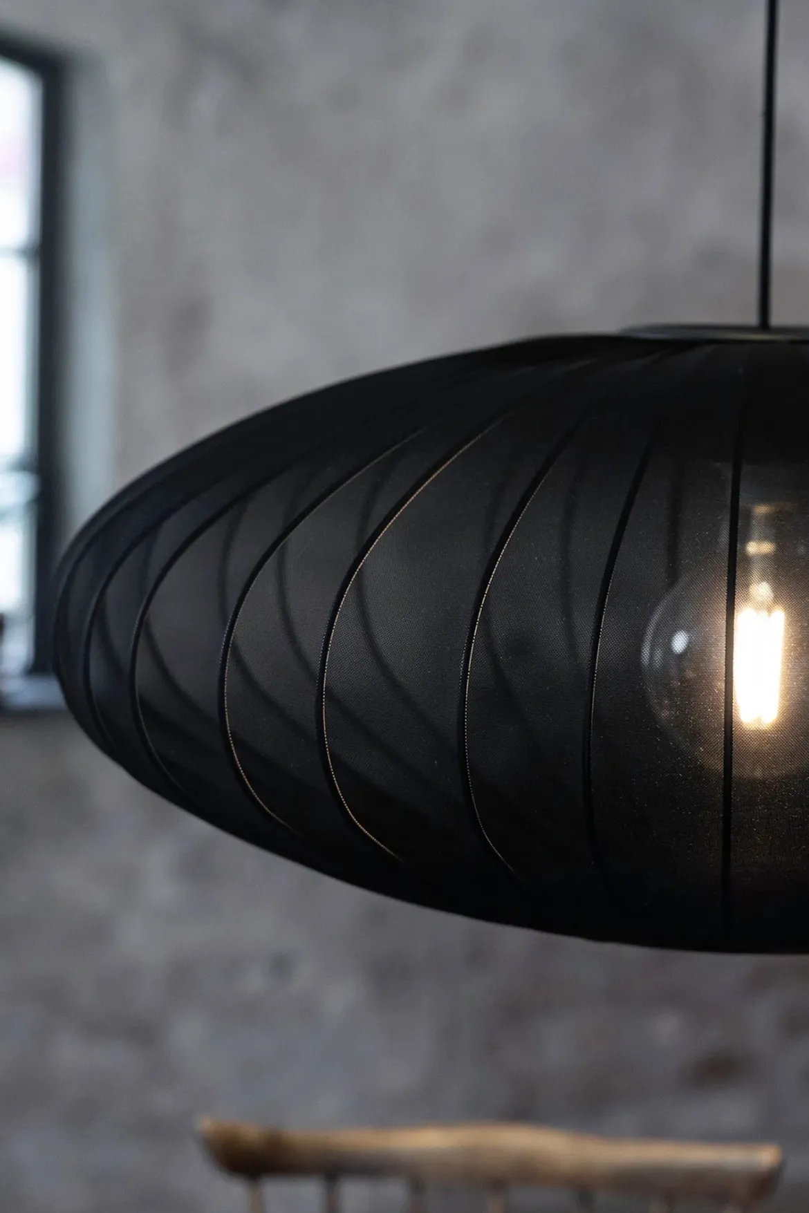 Florence Taklampa Svart 75 cm