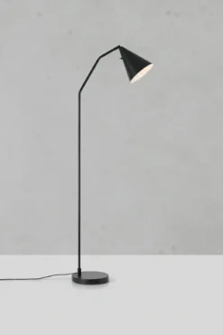Funil Golvlampa Svart 3-stegsdimbar