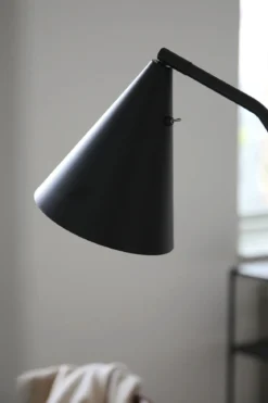 Funil Golvlampa Svart 3-stegsdimbar