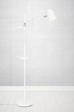 Linear Golvlampa Vit