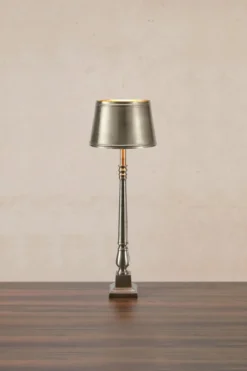 Metallo Bordslampa Silver