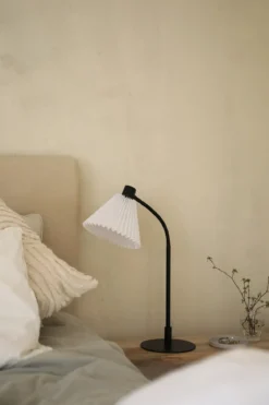 Mira Bordslampa Vit/Svart