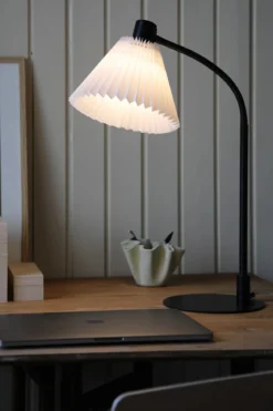 Mira Bordslampa Vit/Svart