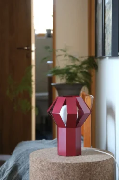 Octa Bordslampa Röd