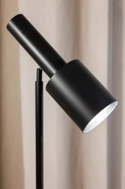 Ozzy Golvlampa Svart