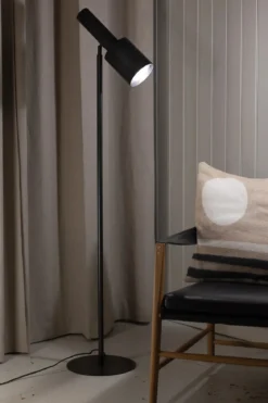 Ozzy Golvlampa Svart