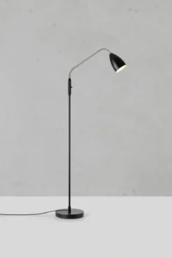 Patro Golvlampa Svart 3-stegsdimbar