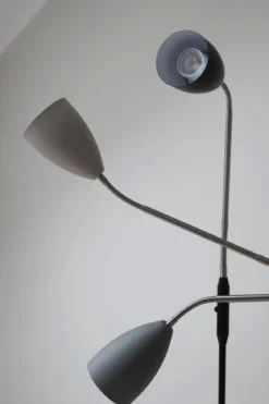 Patro Golvlampa Svart 3-stegsdimbar