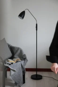 Patro Golvlampa Svart 3-stegsdimbar
