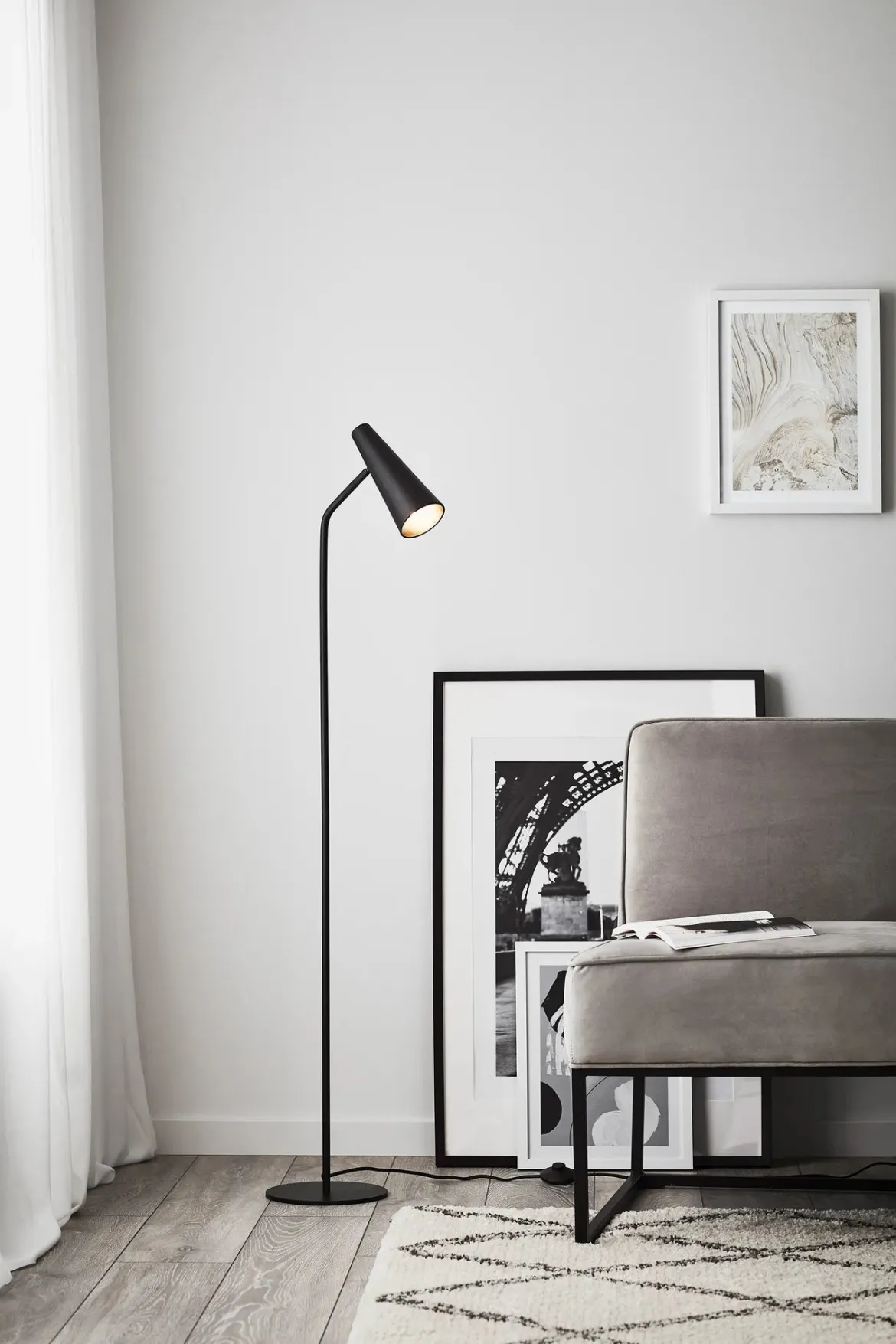 Peak Golvlampa Svart