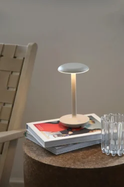 Petit Uppladdningsbar Bordslampa Greige