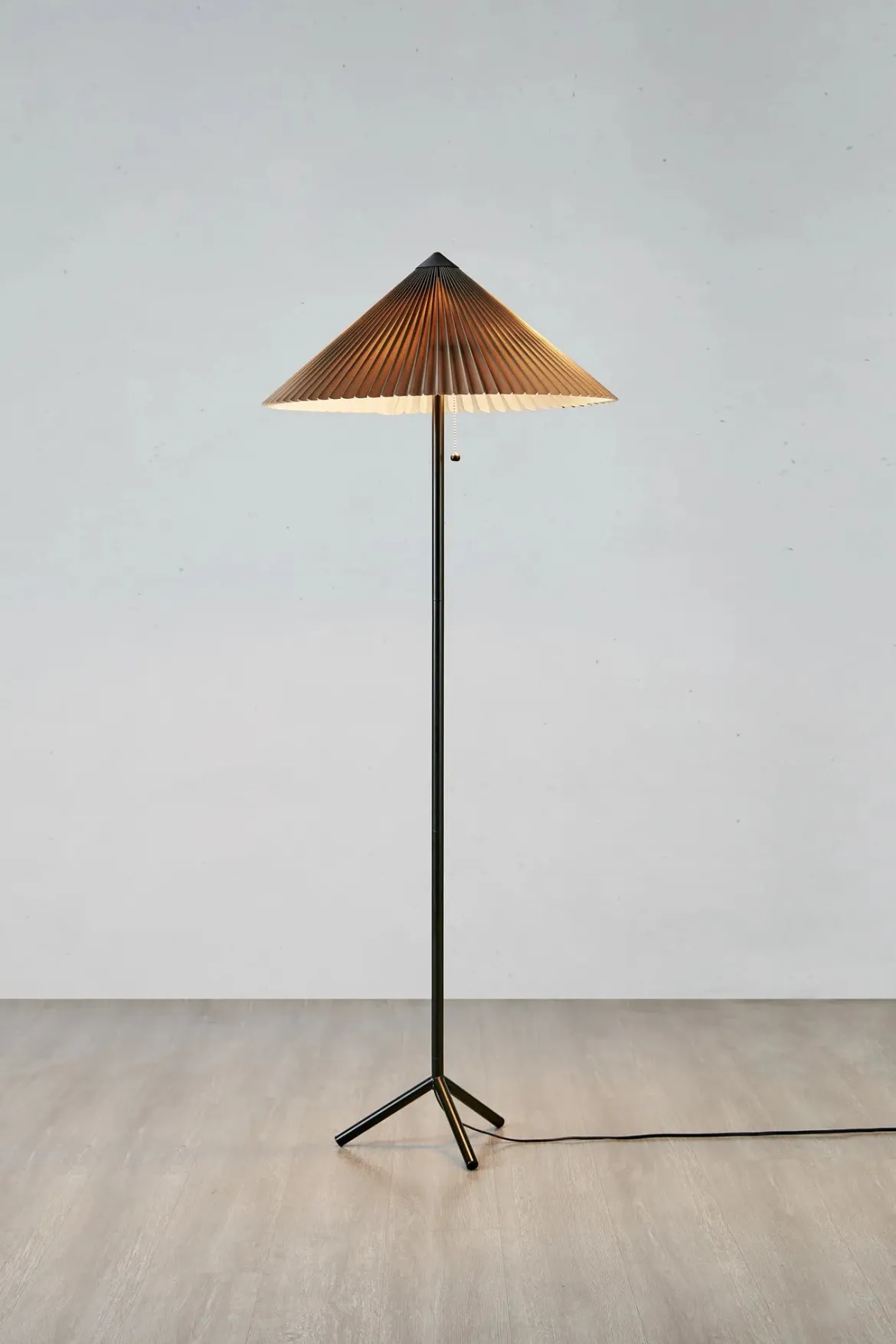 Plisado Golvlampa Grå