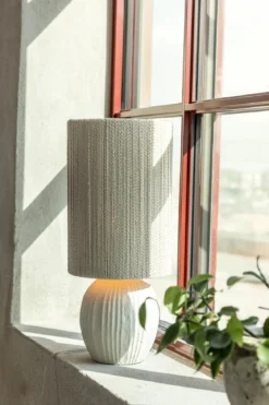 Viela Bordslampa Beige
